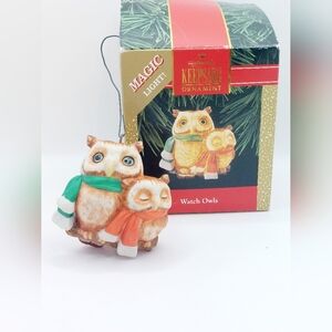 1992 HALLMARK KEEPSAKE Christmas ORNAMENT WATCH OWLS‎ MAGIC